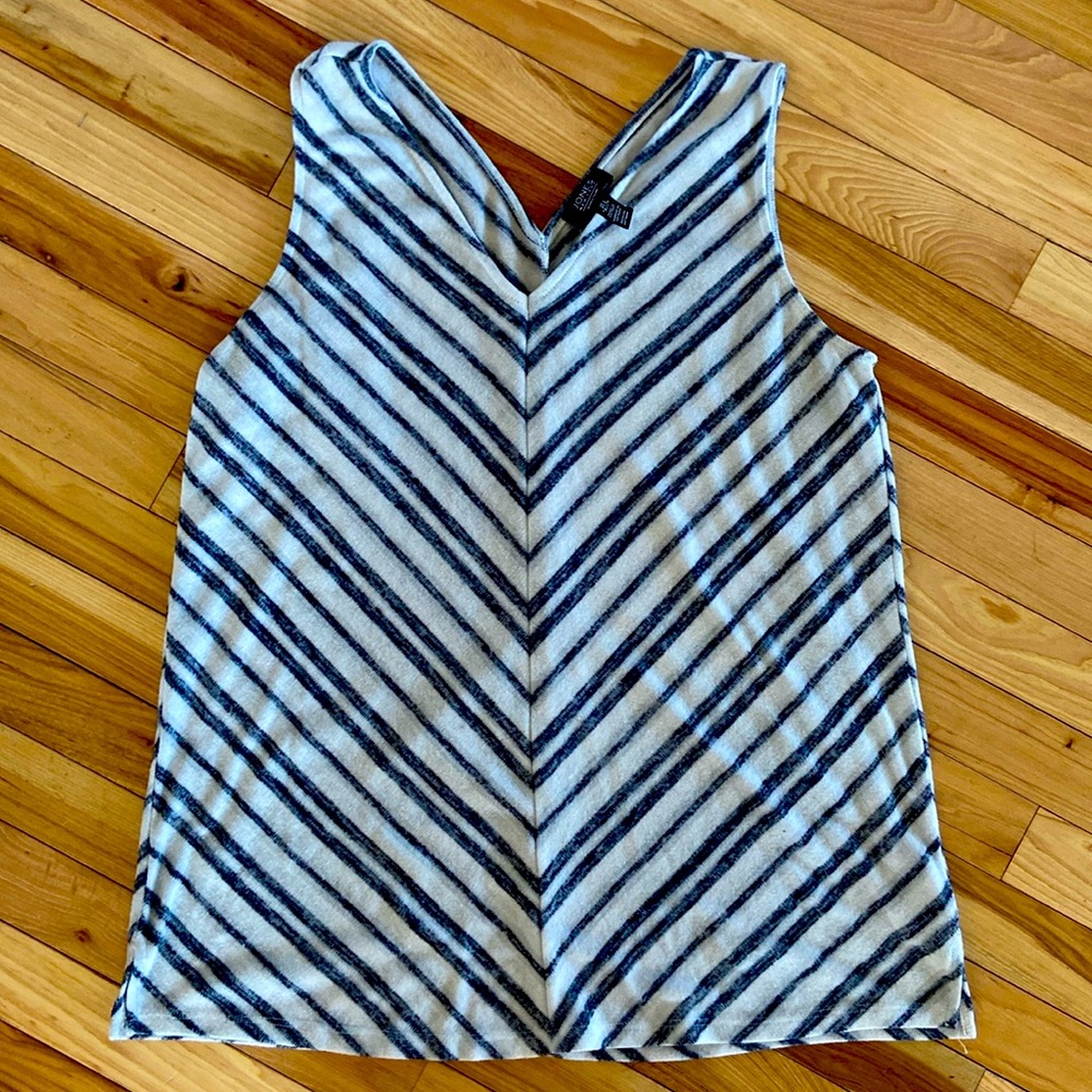 Jones New York Sleeveless Top large